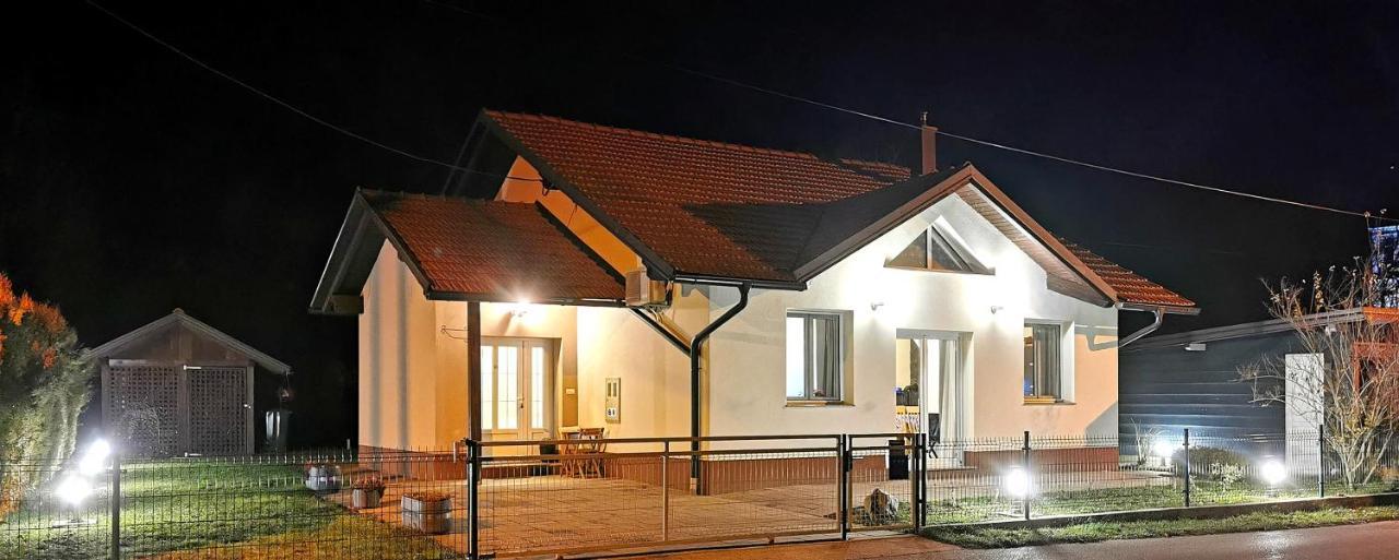 Holiday Home Melani Sinac Zewnętrze zdjęcie