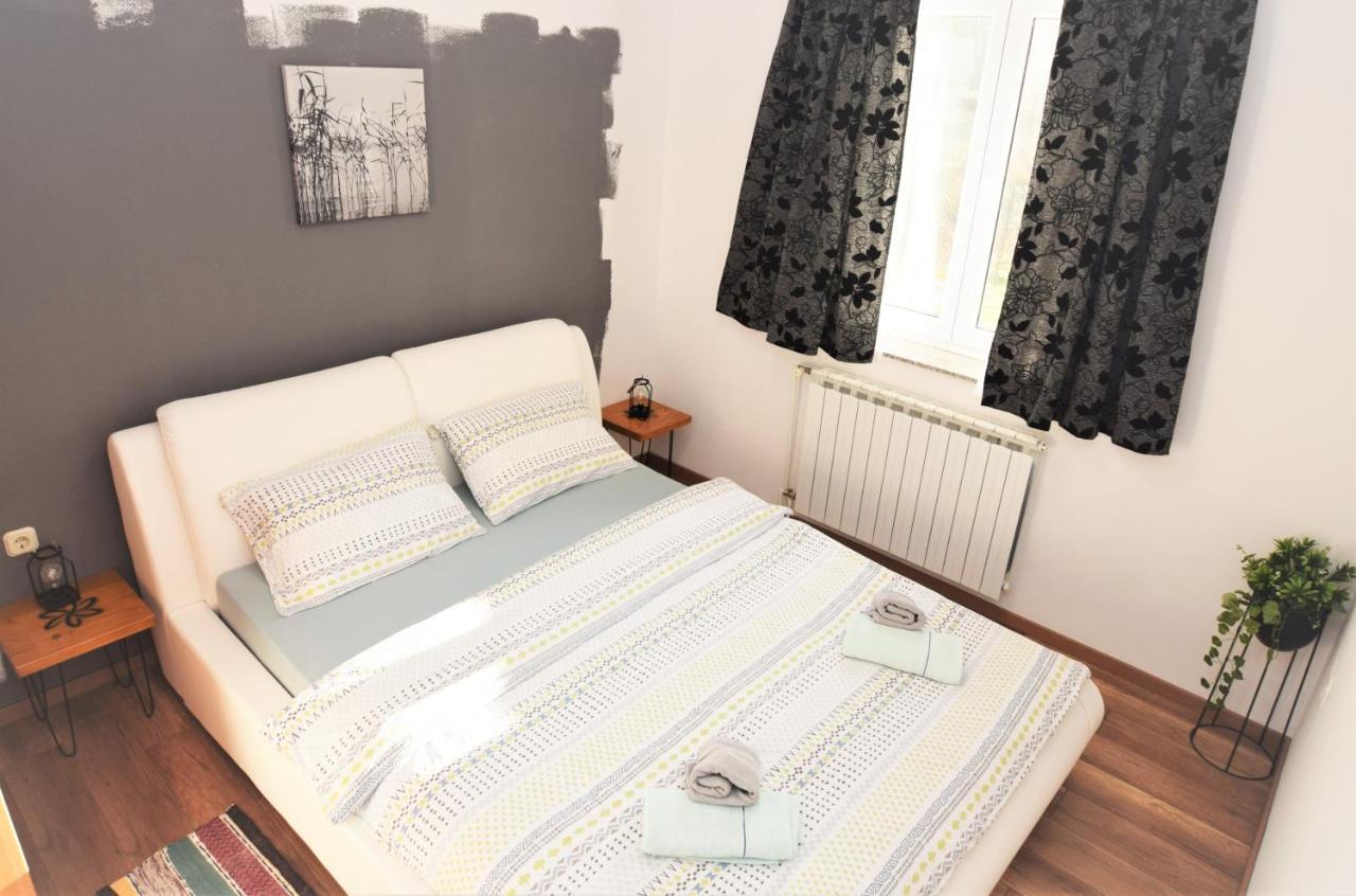 Holiday Home Melani Sinac Zewnętrze zdjęcie