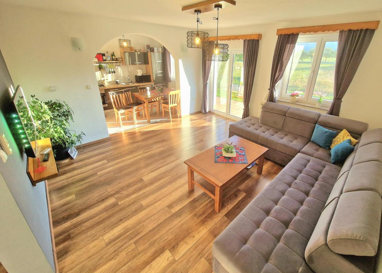 Holiday Home Melani Sinac Zewnętrze zdjęcie